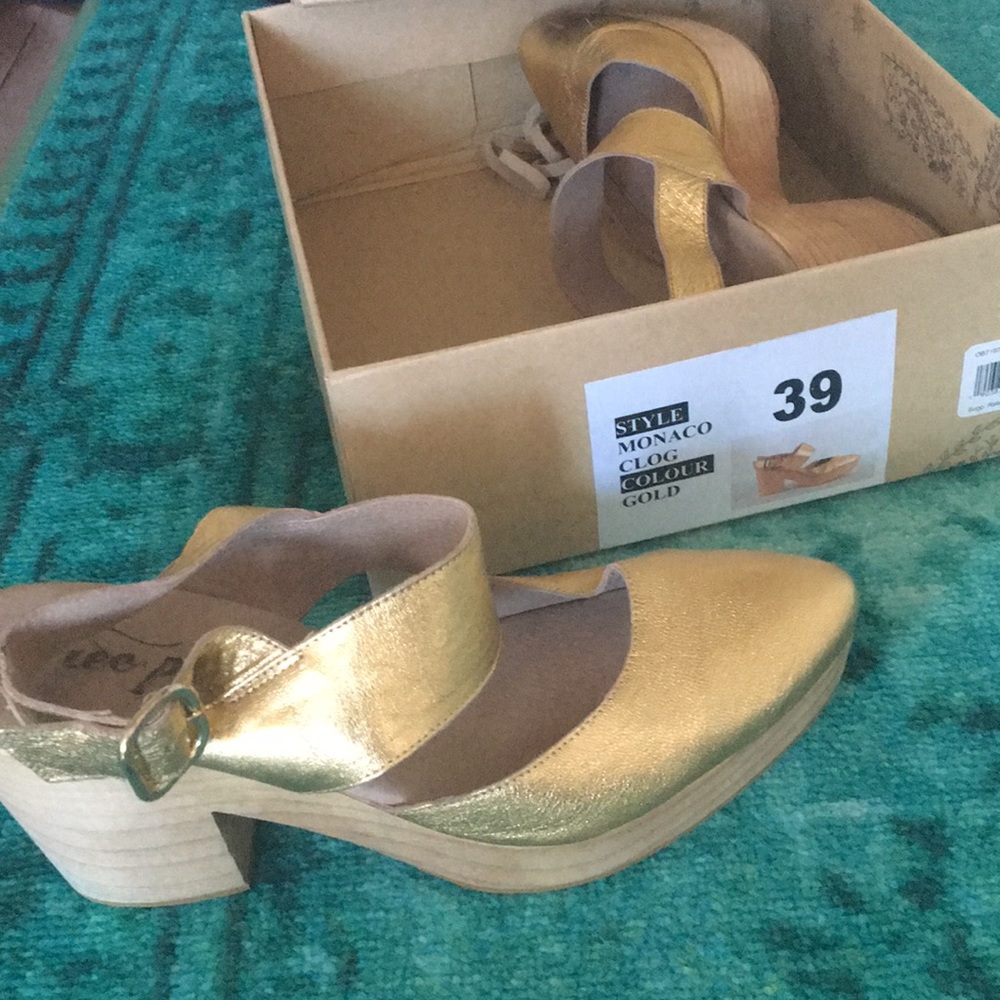 Free people gold clogs